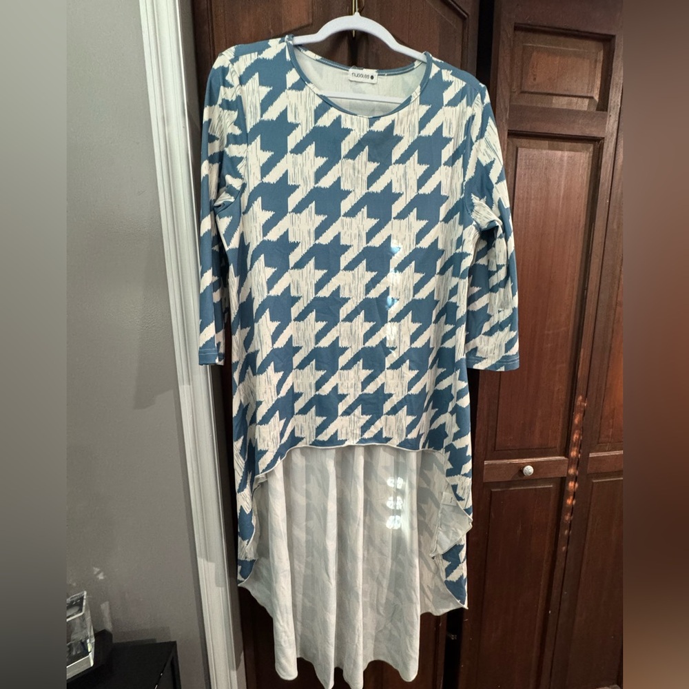 Nuggles Blue and White Tunic Top